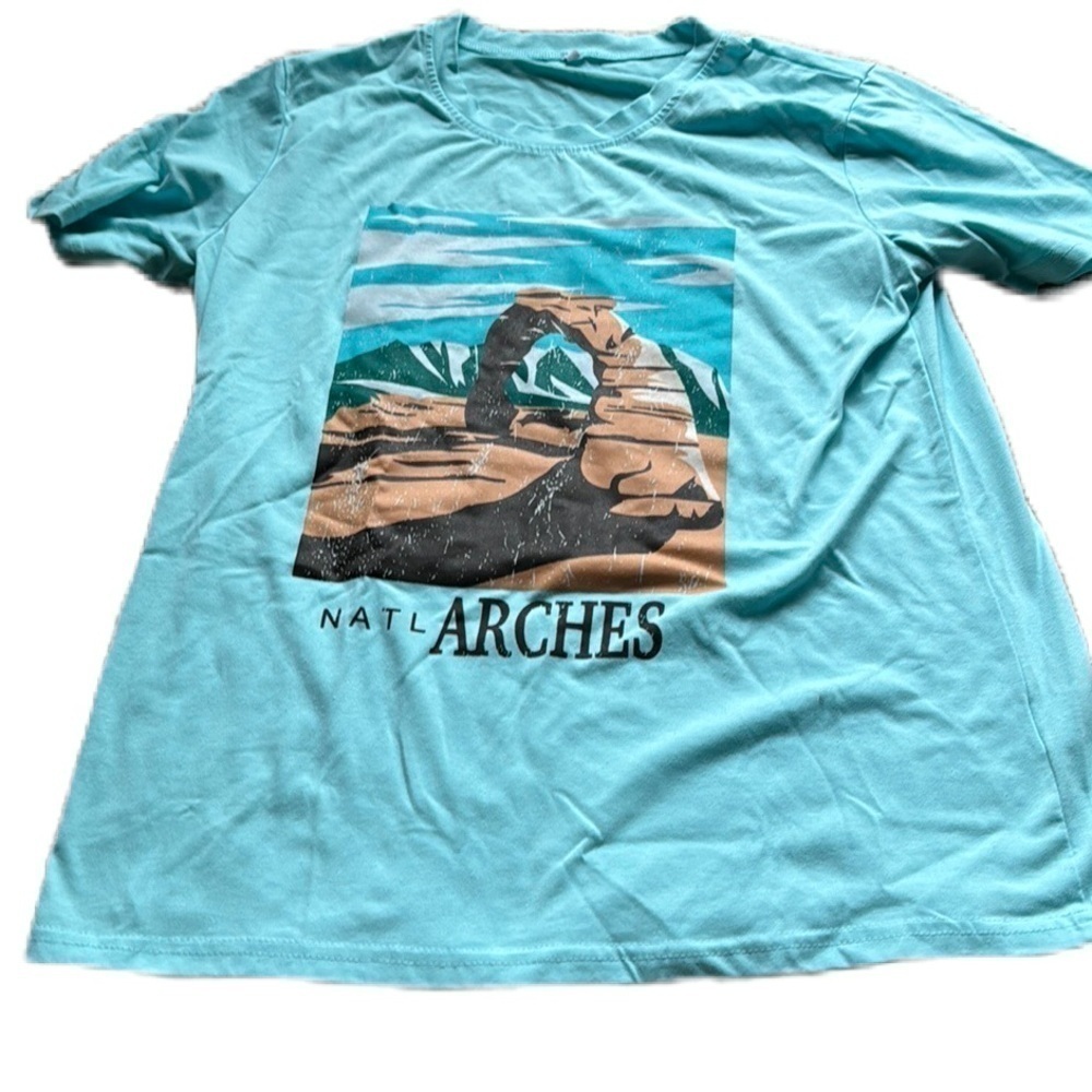 L teal blue National Arches tshirt